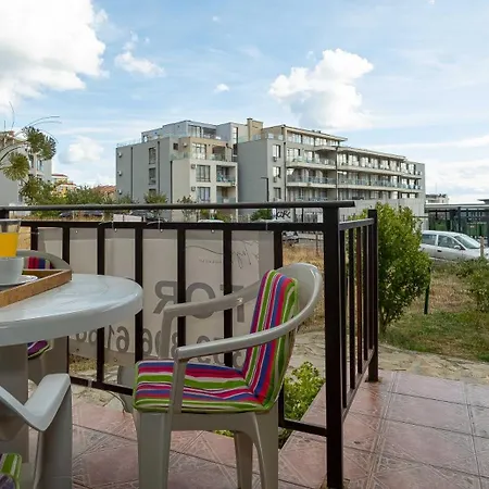 Lifestyle Saint Vlas شقة *